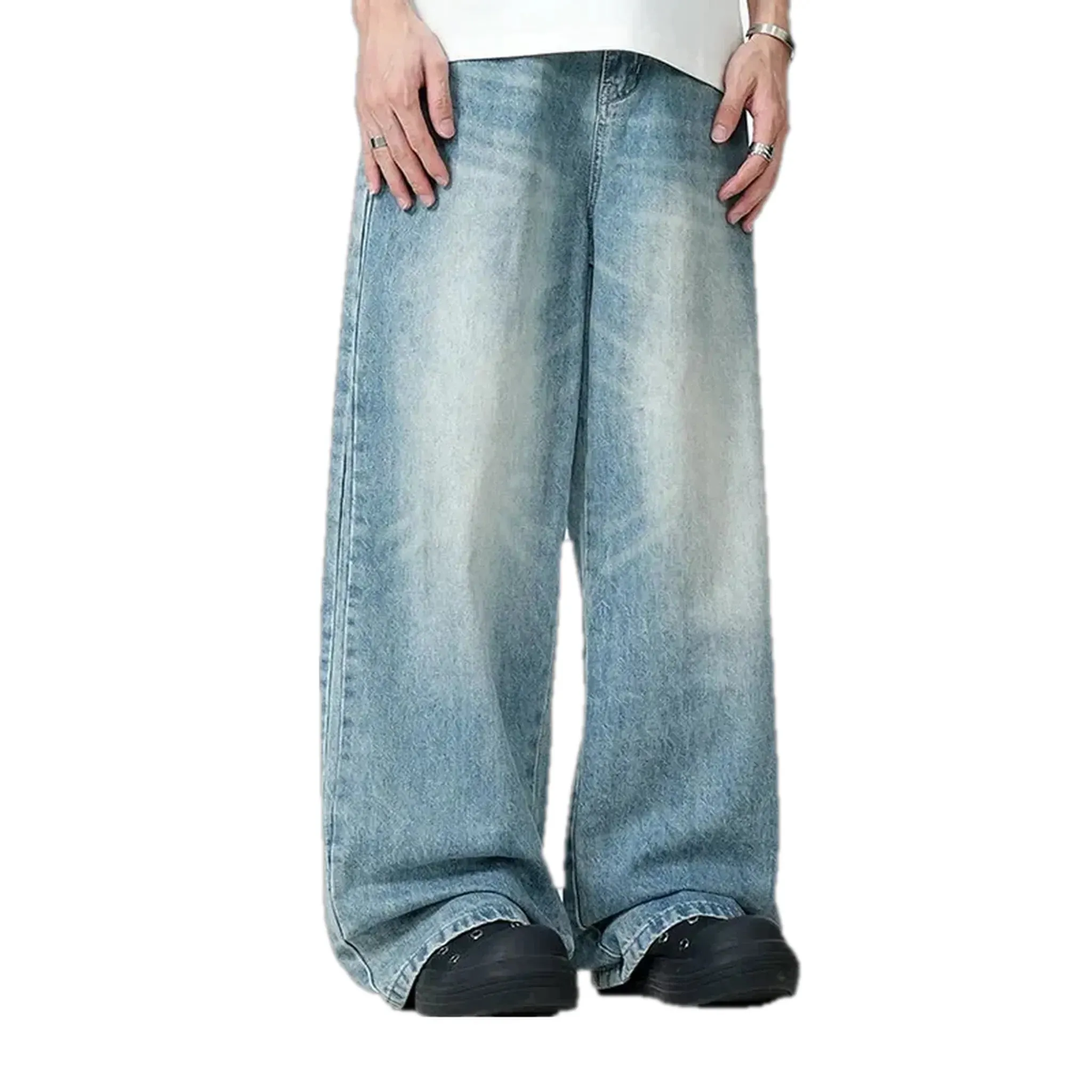 Baggy style abraded men's jeans