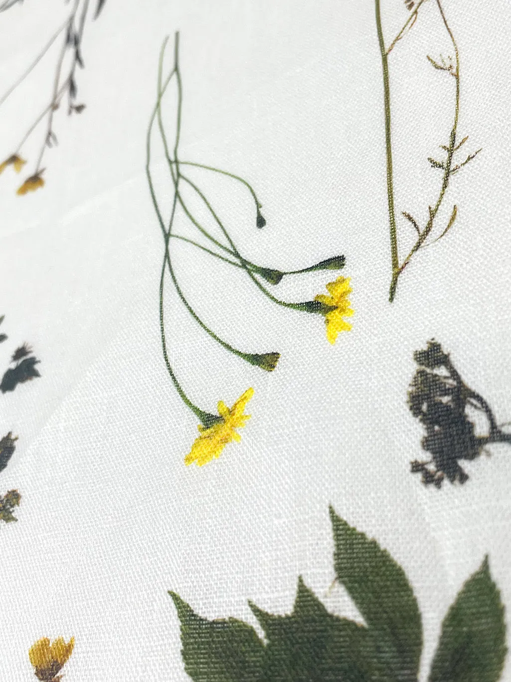 Bloom Plant Garden Handkerchief Light Weight 100% Linen Fabric By The Yard/CL1106