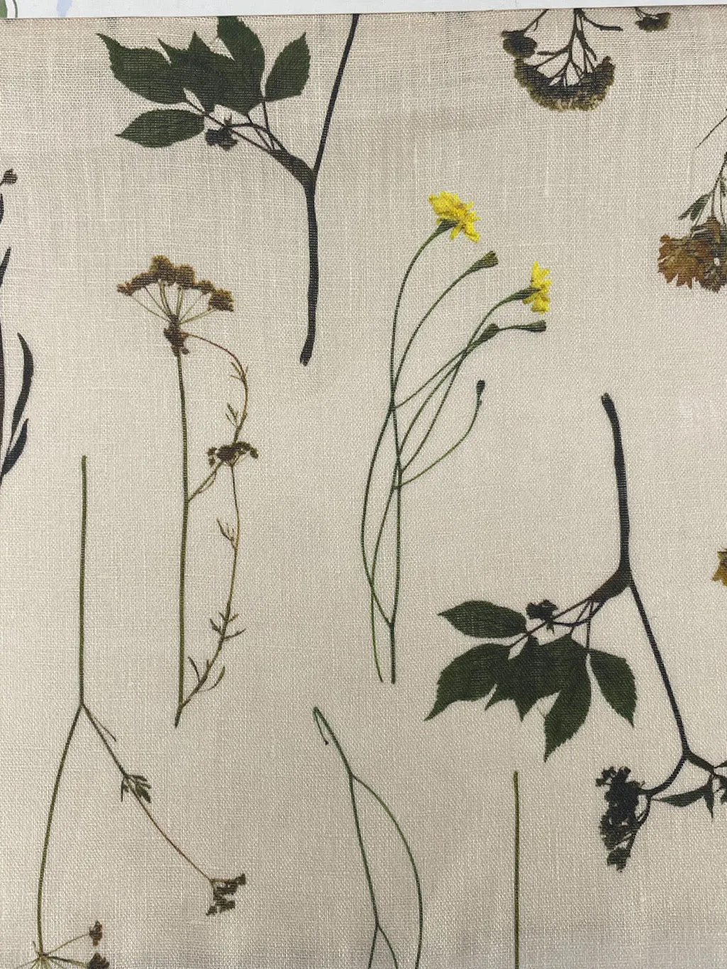 Bloom Plant Garden Handkerchief Light Weight 100% Linen Fabric By The Yard/CL1106