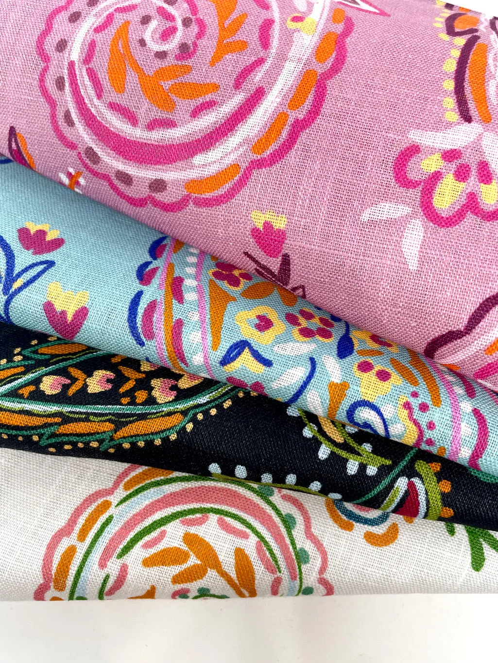 Heritage Paisley Handkerchief Light Weight 100% Linen Fabric By The Yard/CL1116