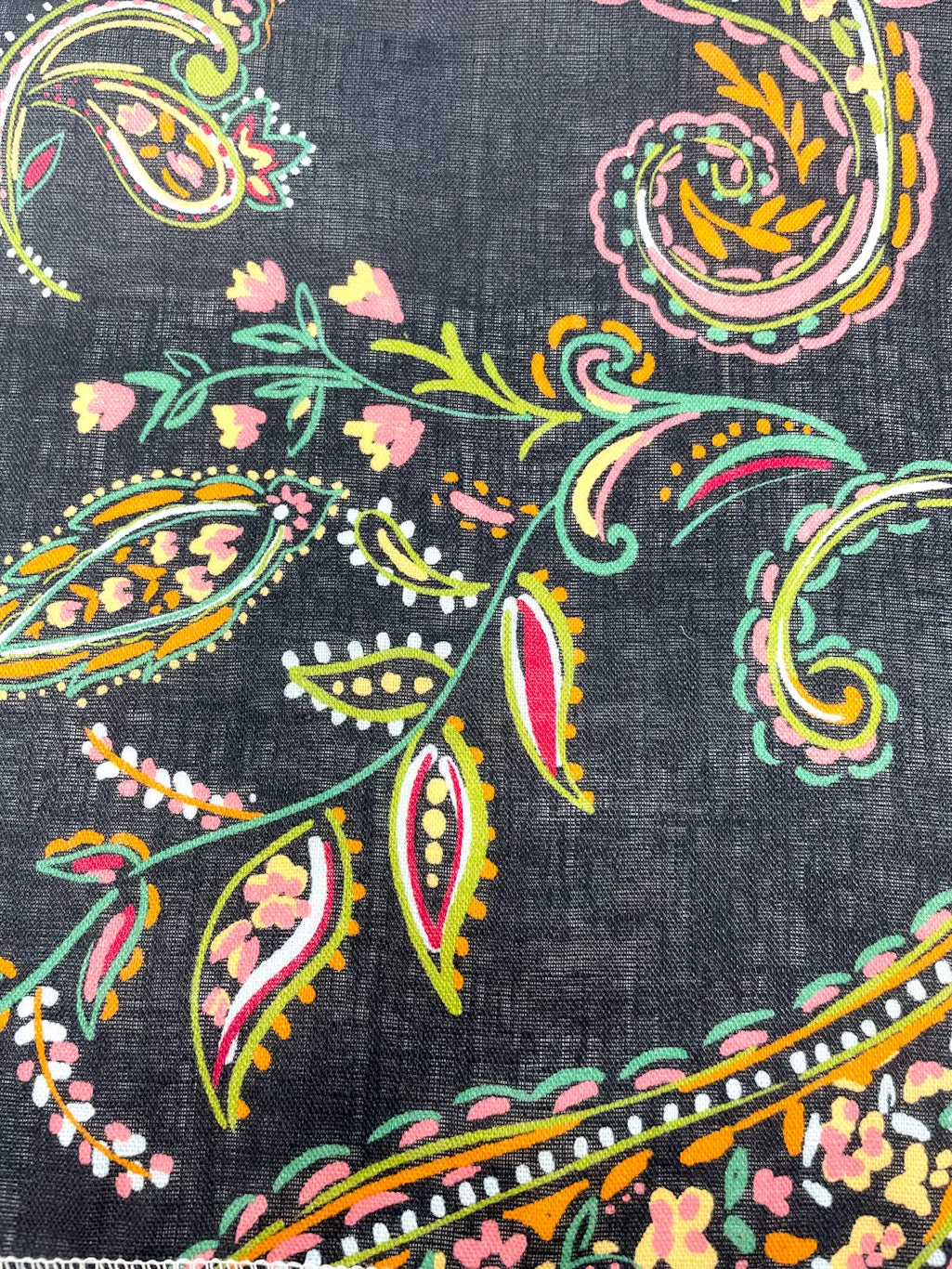 Heritage Paisley Handkerchief Light Weight 100% Linen Fabric By The Yard/CL1116