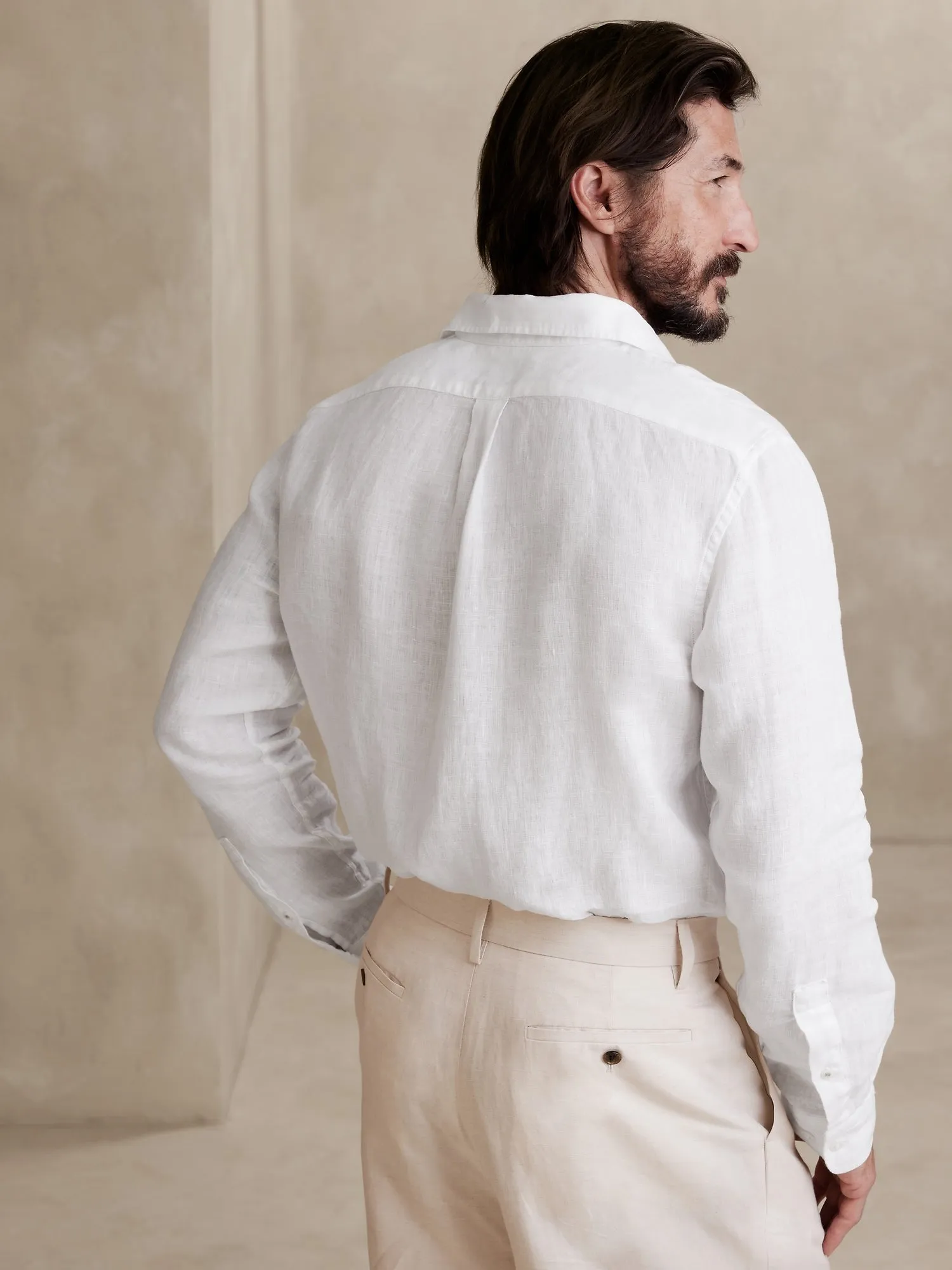 Leonardo – Stylish Slim-Fit Men’s Shirt