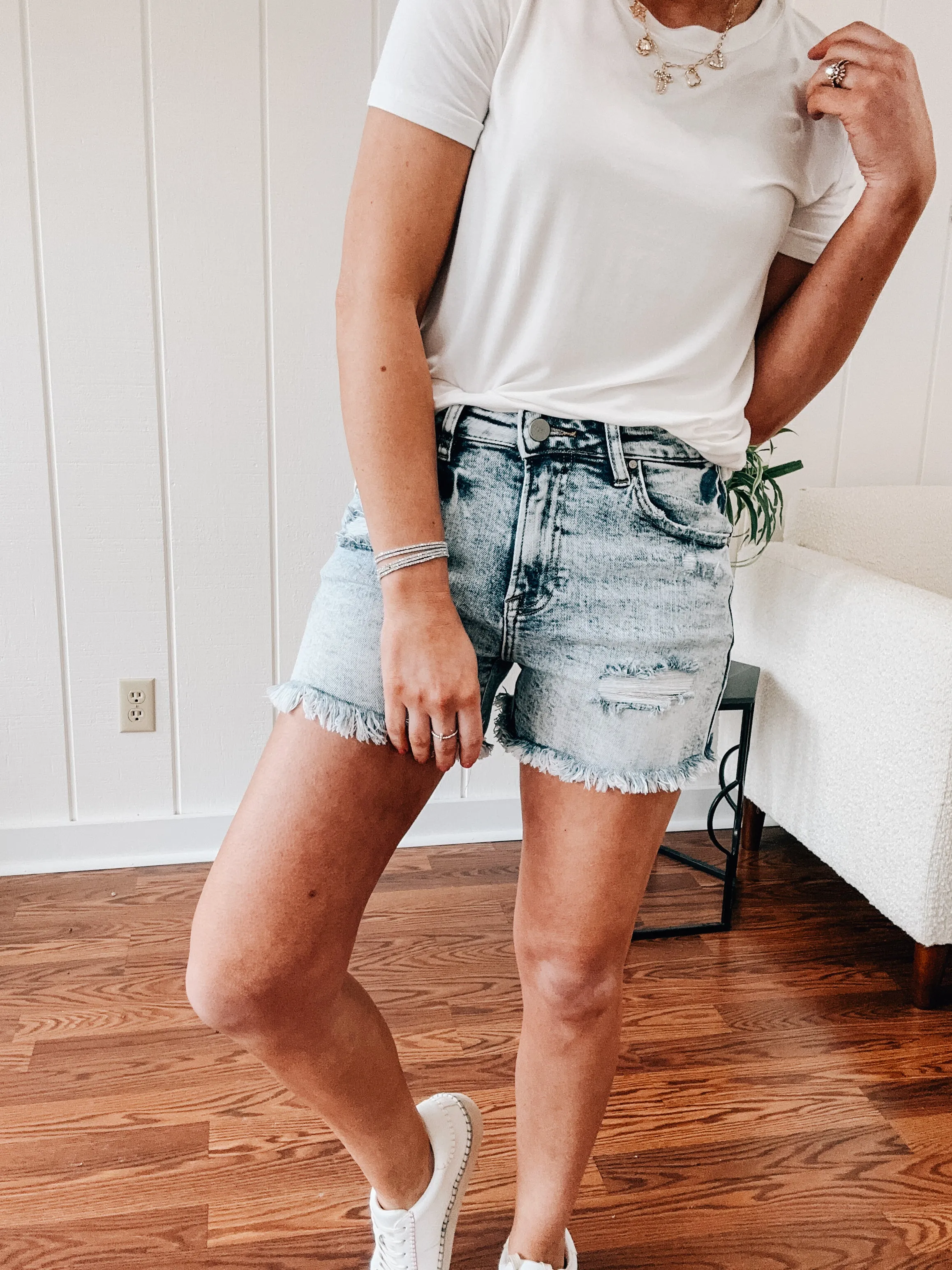 Light Wash | High Rise Short