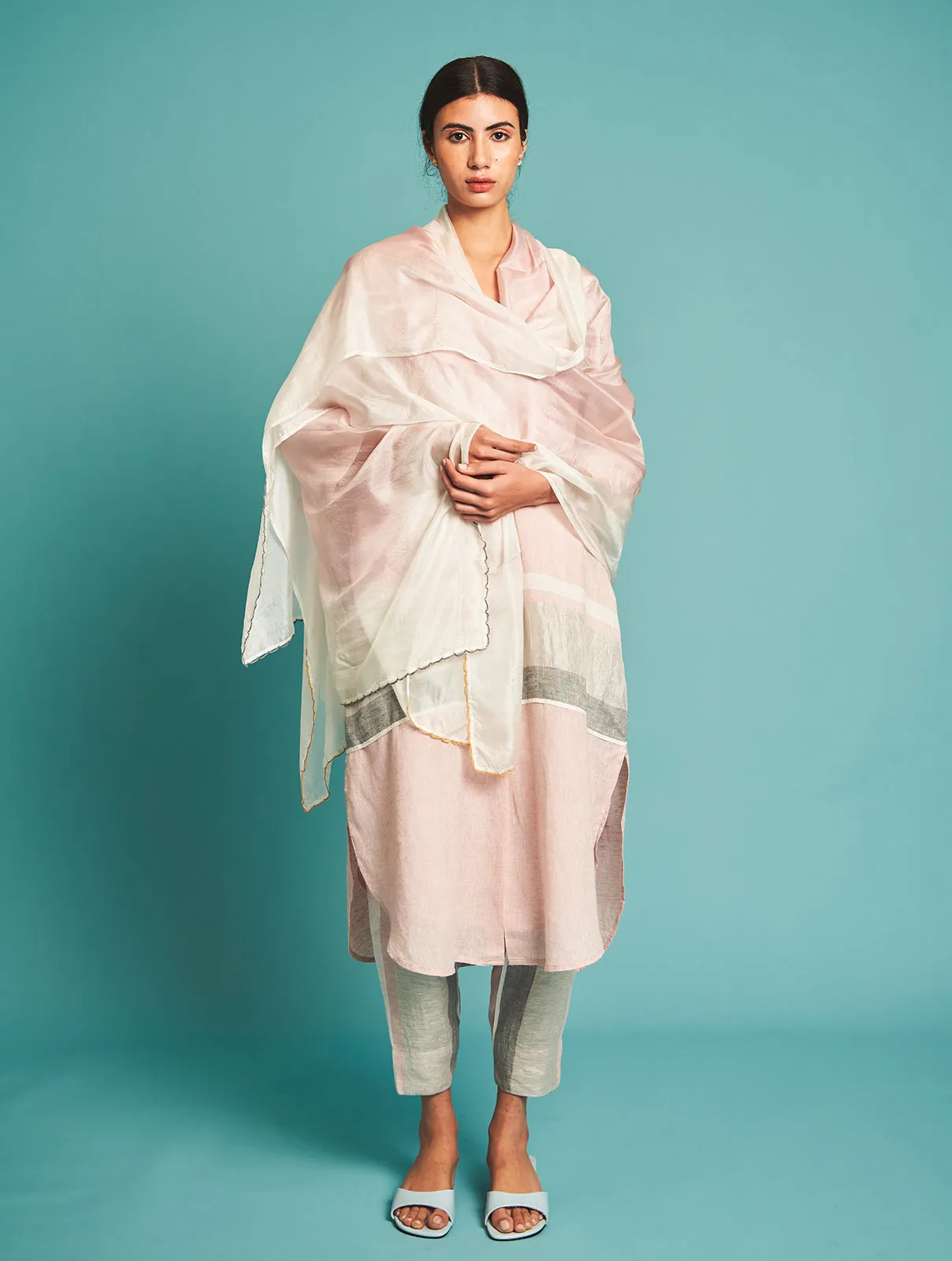 Manan   I   Nia Striped Linen Kurta Set - Blush  Border Collection