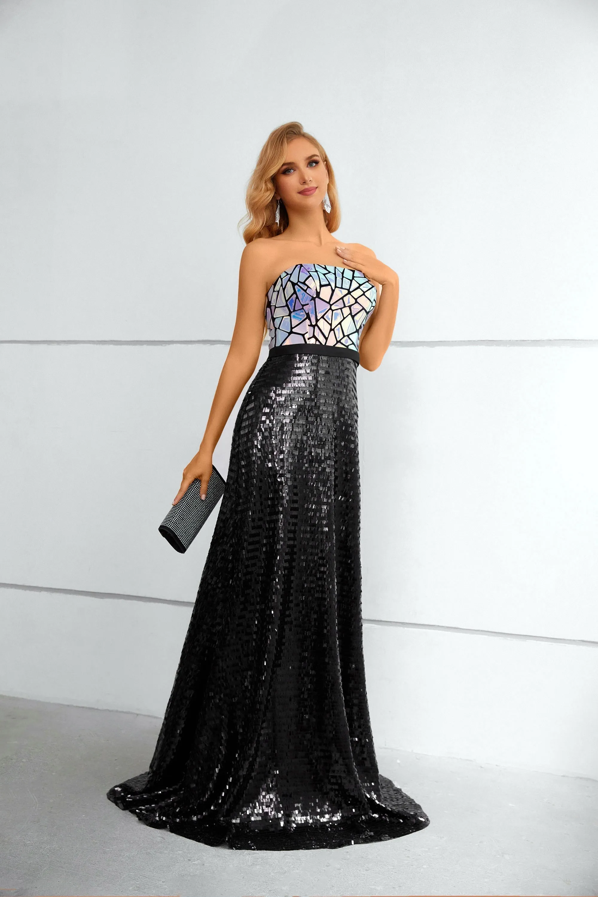 Mermaid Strapless Sequined Floor-length Sleeveless Backless Lace Prom Dress