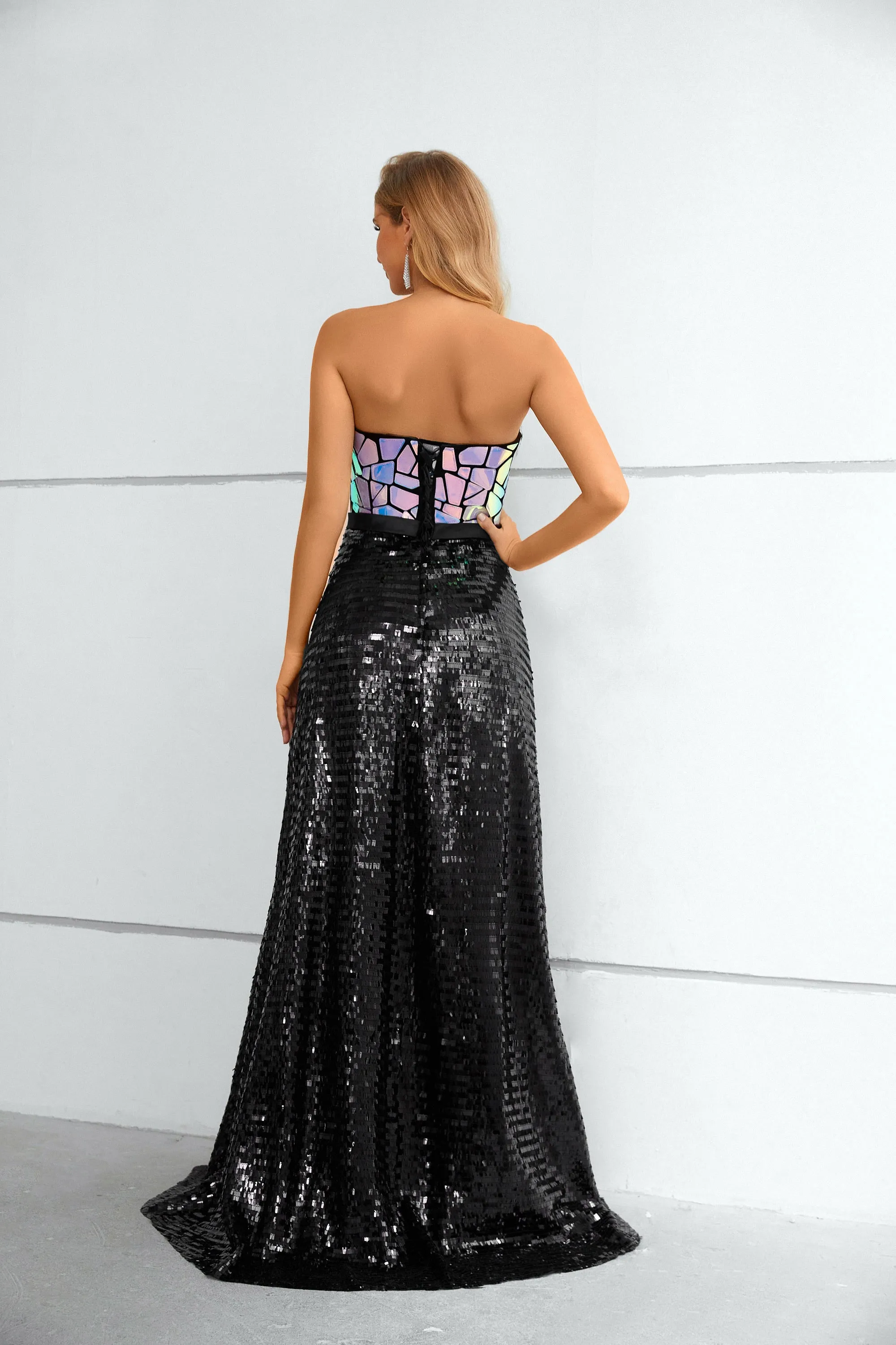 Mermaid Strapless Sequined Floor-length Sleeveless Backless Lace Prom Dress
