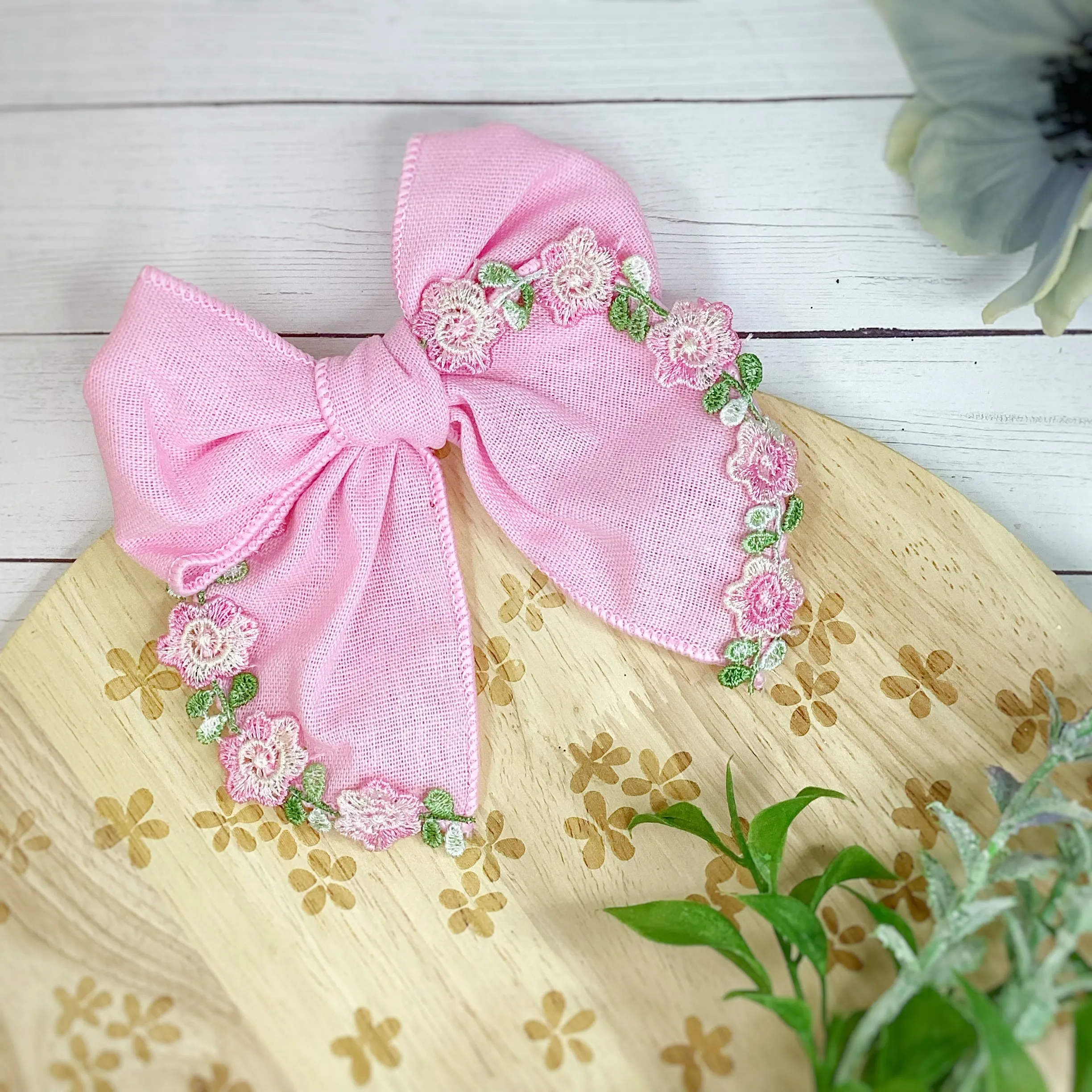 Spring Floral Linen Trimmed Matilee Bows